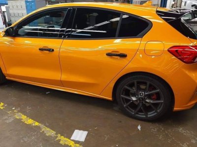 Ford Focus ST 2019 rò rỉ ảnh chính thức, đối đầu Honda Civic Type R 2 Ford Focus ST 2019 rò rỉ ảnh chính thức, đối đầu Honda Civic Type R 3