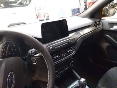 Ford Focus ST 2019 rò rỉ ảnh chính thức, đối đầu Honda Civic Type R 4 Ford Focus ST 2019 rò rỉ ảnh chính thức, đối đầu Honda Civic Type R 5