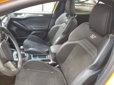 Ford Focus ST 2019 rò rỉ ảnh chính thức, đối đầu Honda Civic Type R 6 Ford Focus ST 2019 rò rỉ ảnh chính thức, đối đầu Honda Civic Type R 7