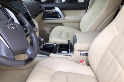 Toyota Land Cruiser đời 2017 được rao bán hơn 5 tỷ đồng 4.