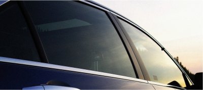 Phim cách nhiệt trên xe ô tô giúp bảo vệ các chi tiết nội thất trong xe và sức khỏe con người Phim cách nhiệt trên xe ô tô