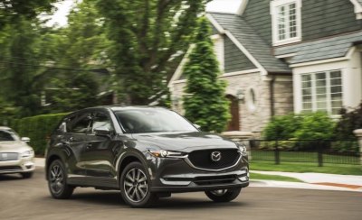Top xe CUV ăn khách nhất năm 2018: Mazda CX-5 và Honda CR-V đối chọi gay gắt.