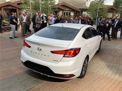 Ảnh thực tế Hyundai Elantra 2019, chuẩn bị về Việt Nam 13 Ảnh thực tế Hyundai Elantra 2019, chuẩn bị về Việt Nam a13