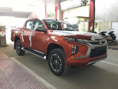 Mitsubishi Triton 2019 xuất hiện tại đại lý Hà Nội, lô đầu tiên về trong tháng 1/2019.