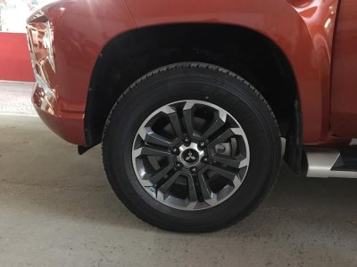 Mitsubishi Triton 2019 xuất hiện tại đại lý Hà Nội, lô đầu tiên về trong tháng 1/2019 - Ảnh 6.