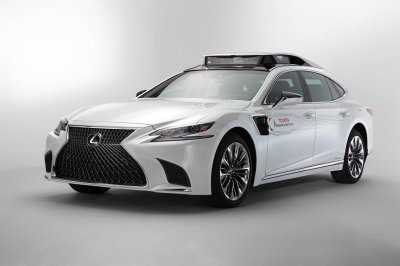 Trợ lái nhiều hơn, tự động ít đi - Toyota Xe hơi Lexus