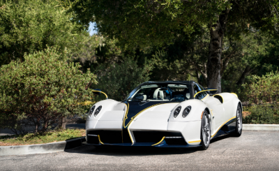 Đây là những mẫu siêu xe triệu đô có 1-0-2 trên toàn cầu-Pagani Huayra Roadster Gyrfalcon .