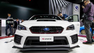 Chính diện đầu xe Subaru STI S209