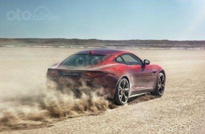 Jaguar F-Type R 2019 đuôi xe