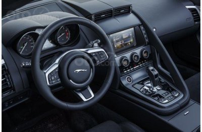 Vô-lăng của Jaguar F-Type R 2019