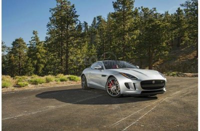 Xe Jaguar F-Type R 2019 màu trắng