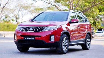 Kia Sorento màu đỏ phiên bản 2019...