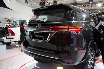 Giá xe Toyota Fortuner mới nhất trên thị trường Giá xe Toyota Fortuner mới nhất trên thị trường.