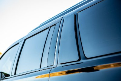 Cận cảnh thân xe Cadillac Escalade AddArmor Edition