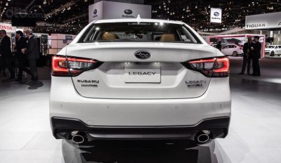 Subaru Legacy 2020 tái định hình đuôi xe