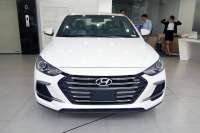 Hyundai Elantra giảm giá khoảng 5 triệu đồng tại các đại lý chính hãng Hyundai Elantra giảm giá khoảng 5 triệu đồng tại các đại lý chính hãng a1