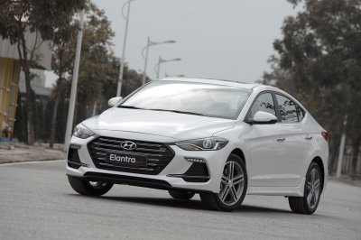 Elantra 2019 tập trung thay đổi về thiết kế ngoại hình Elantra 2019 tập trung thay đổi về thiết kế ngoại hình a1