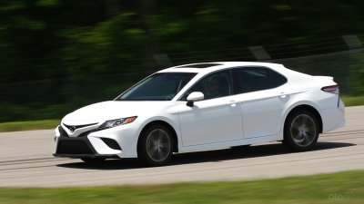 Toyota Camry 2019 ảnh 2