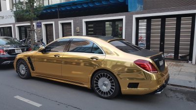 Mercedes-Benz S63 AMG mạ vàng độ thành MayBach S600...