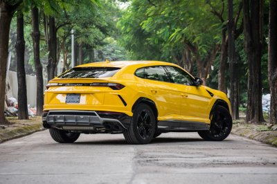 Lamborghini Urus 2019 màu vàng...