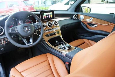 Giá xe Mercedes GLC250 6526 Giá xe Mercedes GLC250 a65
