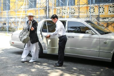 Bỏ qua hơn 100 xe "khủng", đại gia cafe Trung Nguyên chọn Bentley Arnage đời cũ để "đi" ly hôn 2 Bỏ qua hơn 100 xe "khủng", đại gia cafe Trung Nguyên chọn Bentley Arnage đời cũ để "đi" ly hôn2aa
