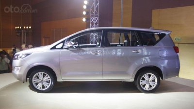 Toyota Innova Crysta G Plus - ảnh 3 Toyota Innova Crysta G Plus