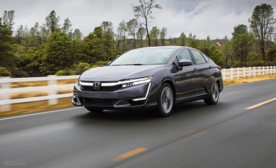 Honda Clarity plug-in hybrid Honda Clarity plug-in hybrid đang chạy