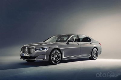 BMW 7-Series facelift.