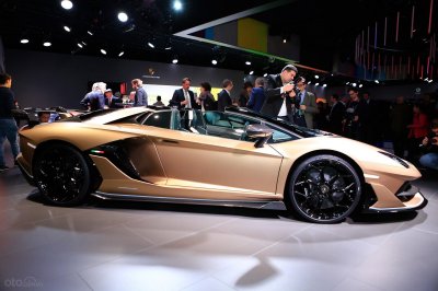 Lamborghini Aventador SVJ Roadster thân xe