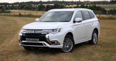 Mitsubishi Outlander PHEV Mitsubishi Outlander PHEV màu trắng