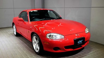 Mazda MX-5 Coupe xuất hiện cuối vòng đời của thế hệ thứ 2 Mazda MX-5 Coupe