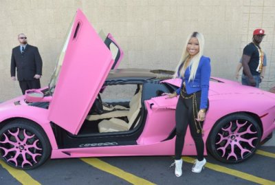 Lamborghini Aventador Roadster khoác bộ áo hồng rực rỡ của Nicki Minaj Lamborghini Aventador Roadster