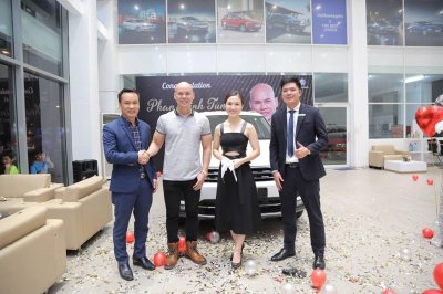 Phan Đinh Tùng là người nổi tiếng tậu Volkswagen Tiguan Allspace 2019 sau Văn Lâm Phan Đinh Tùng là người nổi tiếng tậu Volkswagen Tiguan Allspace 2019