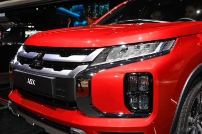 Một số hình ảnh Mitsubishi Outlander Sport 2020 tại Geneva 2019 - 3 Một số hình ảnh Mitsubishi Outlander Sport 2020 tại Geneva 2019 - 3