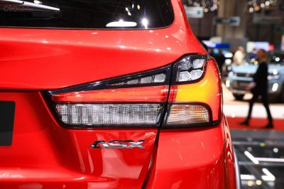 Một số hình ảnh Mitsubishi Outlander Sport 2020 tại Geneva 2019 - 5 Một số hình ảnh Mitsubishi Outlander Sport 2020 tại Geneva 2019 - 5