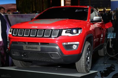 Jeep Compass plug-in hybrid 2019 Jeep Compass plug-in hybrid 2019 đầu xe