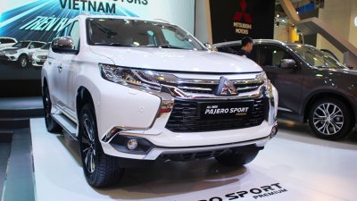 Mitsubishi Pajero Sport Gasoline 4x2 AT giảm 30 triệu đồng tại Việt Nam a2