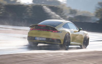 Porsche 911 thế hệ mới có thêm chế độ lái xe trên đường trượt nước 3 Porsche 911 thế hệ mới có thêm chế độ lái xe trên đường trượt nước3aa