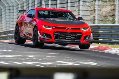 Cấm Chevrolet Camaro ZL1 1LE trang bị cánh khí động học tại châu Âu Cấm Chevrolet Camaro ZL1 1LE trang bị cánh khí động học