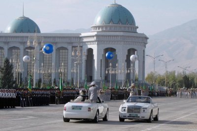 Cấm xe màu đen tại Turkmenistan Cấm xe màu đen