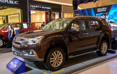 5 gợi ý về SUV 7 chỗ tầm giá 1 tỷ đồng chạy dịch vụ a5 Isuzu Mu-X bản máy dầu 2019 a1