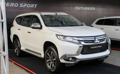 5 gợi ý về SUV 7 chỗ tầm giá 1 tỷ đồng chạy dịch vụ a3 Mitsubishi Pajero Sport bản máy dầu 2019 a1