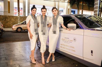 Dàn xe siêu sang của ông “trùm” café Đặng Lê Nguyên Vũ chở toàn mỹ nữ2aa3ass 6 Dàn xe siêu sang của ông “trùm” café Đặng Lê Nguyên Vũ chở toàn mỹ nữ2aa3ass6aa