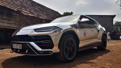 Lamborghini Urus của Minh Nhựa