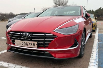 Hyundai Sonata thế hệ mới lộ ảnh "nóng" kèm thông số sơ bộ 4 Hyundai Sonata thế hệ mới lộ ảnh "nóng" kèm thông số sơ bộ a4