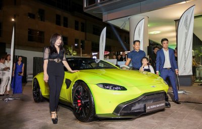 Danh tính 3 đại gia Việt sở hữu siêu xe Aston Martin chính hãng đầu tiên tại Việt Nam 3 Danh tính 3 đại gia Việt sở hữu siêu xe Aston Martin chính hãng đầu tiên tại Việt Nam3aa