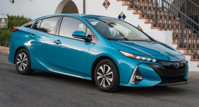 10 mẫu ô tô đáng tin cậy nhất năm 2019 a2 Toyota Prius Prime màu xanh