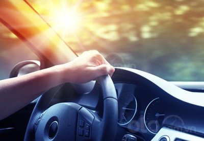 Gợi ý các phụ kiện ô tô tiện lợi đối phó nắng nóng Gợi ý các phụ kiện ô tô tiện lợi đối phó nắng nóng