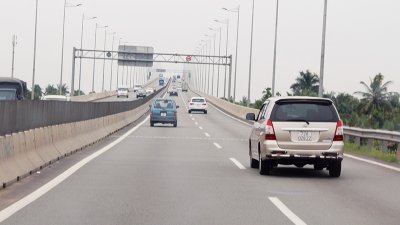 Sở hữu ô tô giúp bạn có những chuyến đi xa an toàn, tiện nghi hơn Sở hữu ô tô giúp bạn có những chuyến đi xa an toàn, tiện nghi hơn...